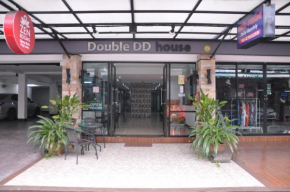 Гостиница Double DD House at MRT Sutthisarn  Бангкок